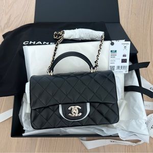 BNIB Chanel 24p mini cf with handle